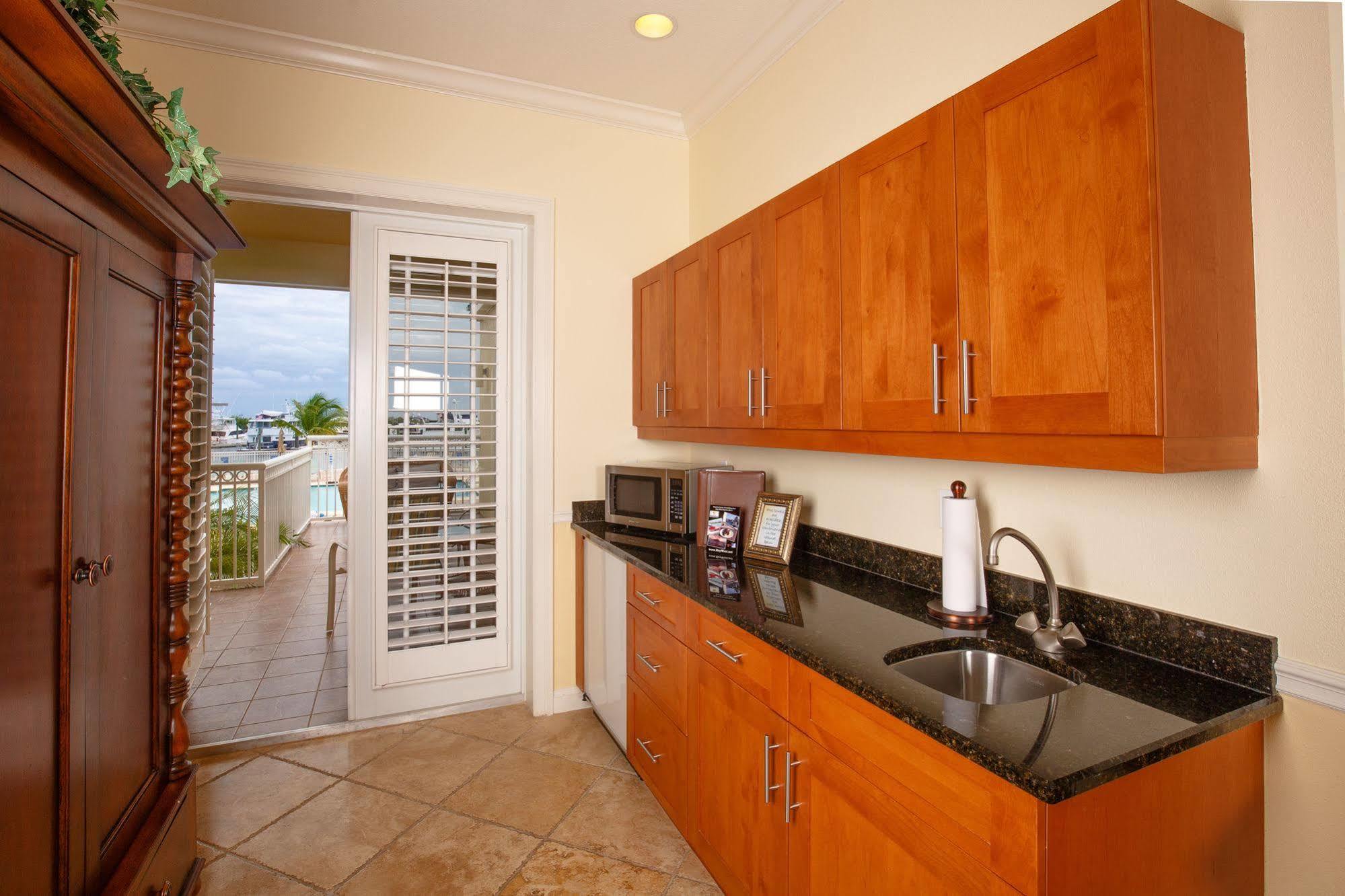 Key West Harbour Oceanfront Suites Eksteriør billede